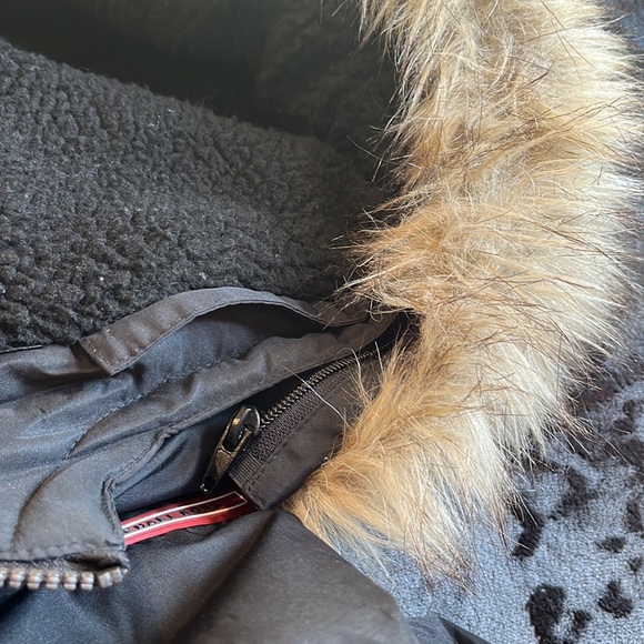 Boy’s Michael Kors Jacket. Excellent condition - Picture 8 of 10